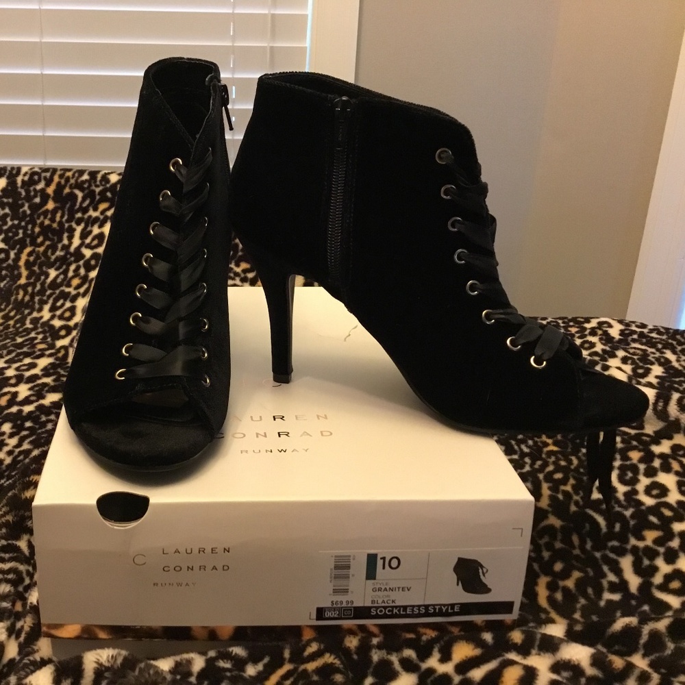 Black Velvet Peep Toe High Heeled Booties Sz 10